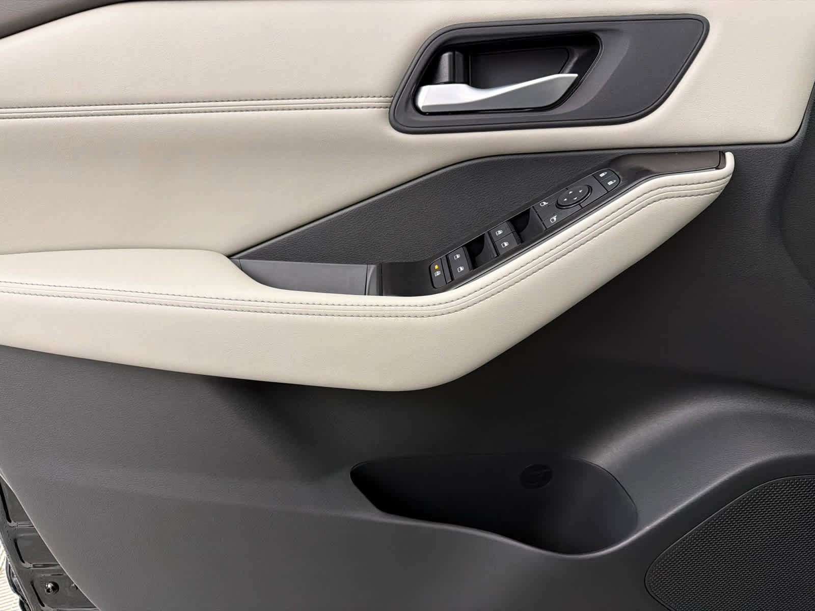 New 2026 Nissan Rogue Dark Armor image 23