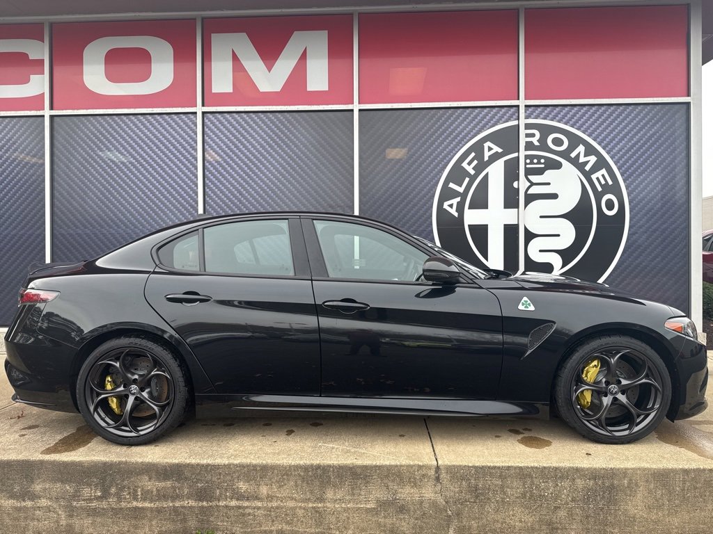 New 2024 Alfa Romeo Giulia Quadrifoglio image 2