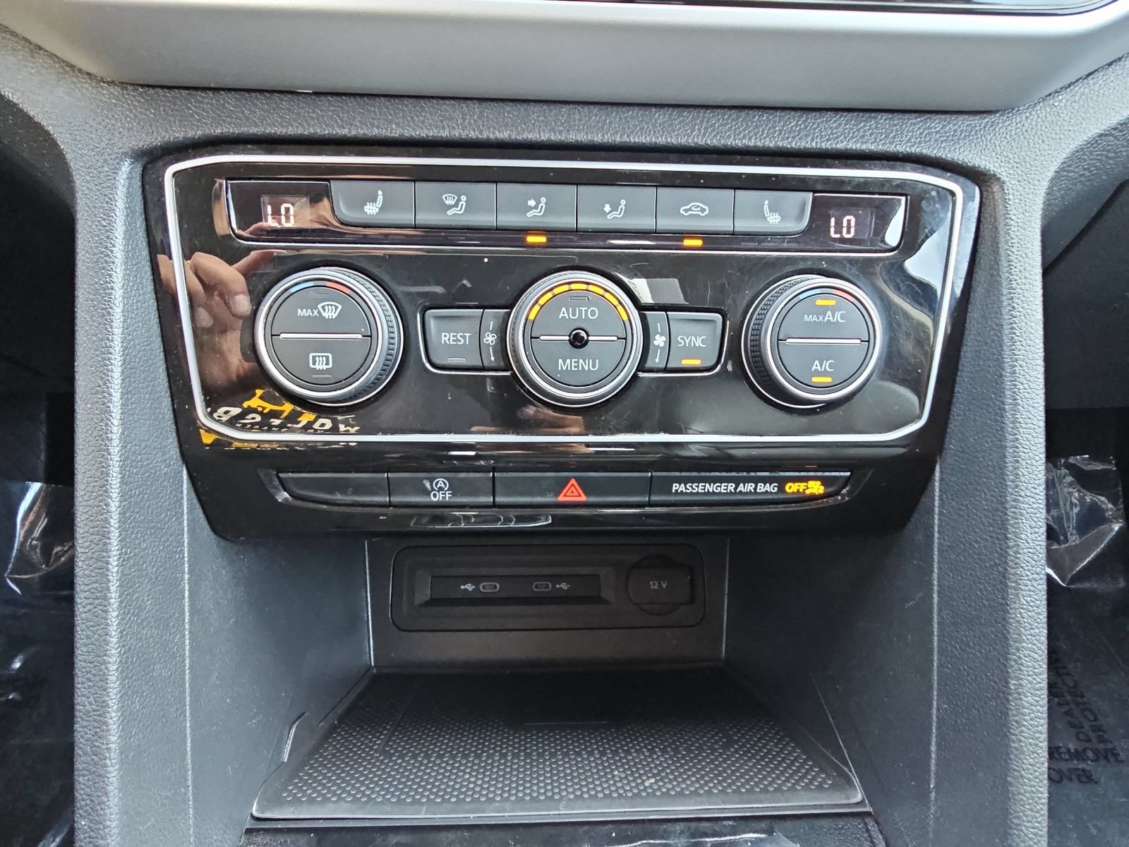 Used 2022 Volkswagen Atlas SE FWD image 25