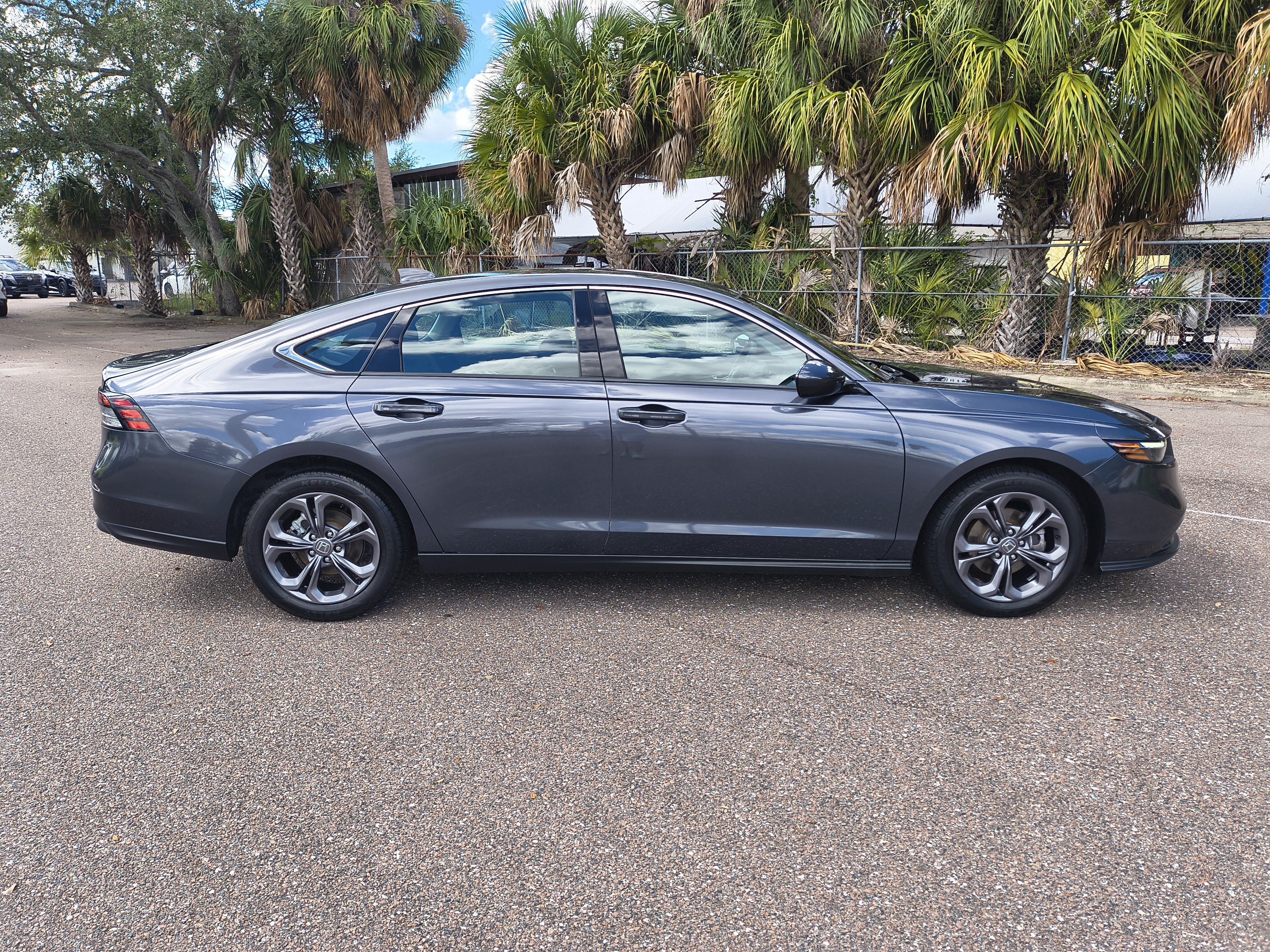 Used 2023 Honda Accord EX image 7