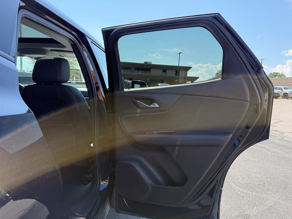 Used 2020 Chevrolet Blazer LT w/ Sound & Technology Package AWD/4WD image 39
