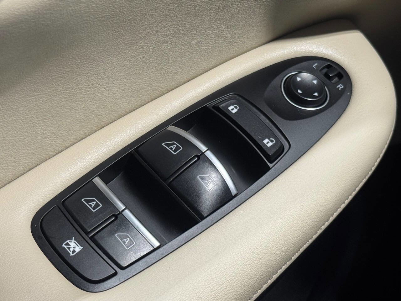 Used 2019 INFINITI QX50 Essential w/ Premium Heat Package image 33