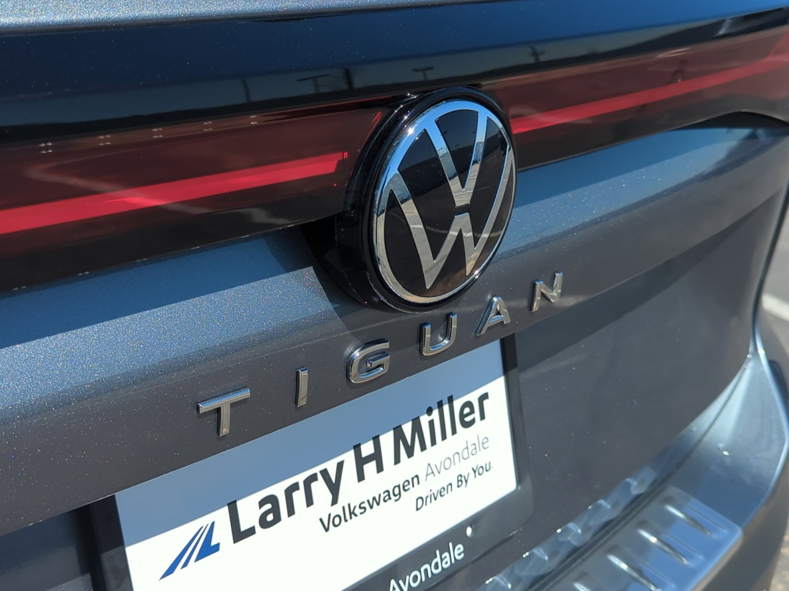 Used 2025 Volkswagen Tiguan SE image 22