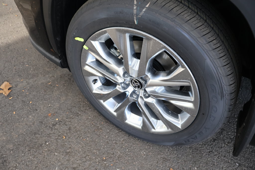 New 2026 Toyota Highlander Limited AWD/4WD image 69