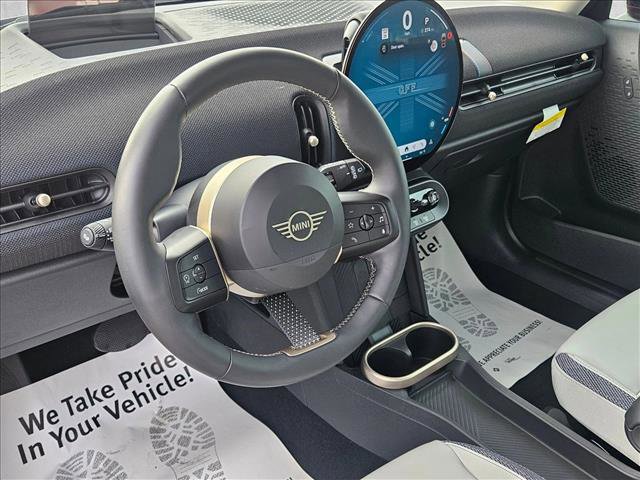Used 2025 MINI Cooper 2-Door Hardtop FWD image 10