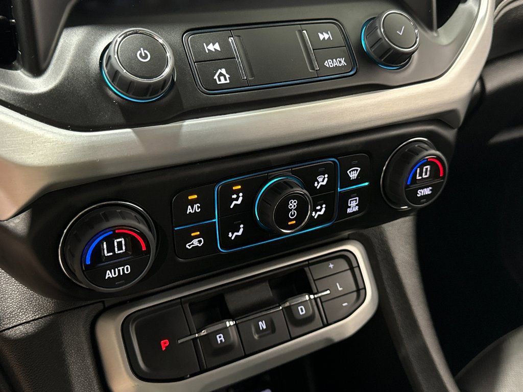 Used 2023 GMC Acadia SLT image 34