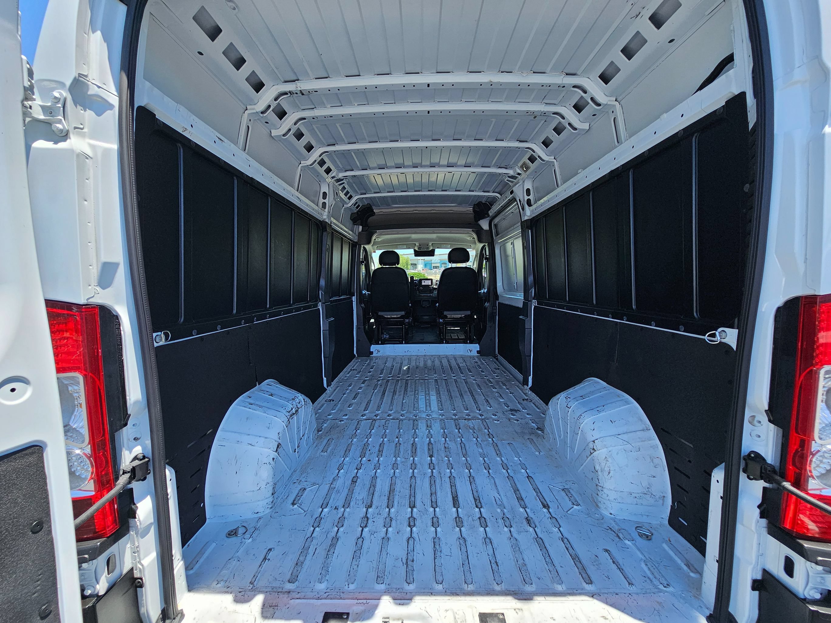 Used 2023 RAM ProMaster 2500 FWD image 17