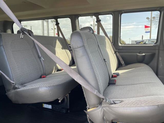 Used 2022 Chevrolet Express 3500 LS image 10