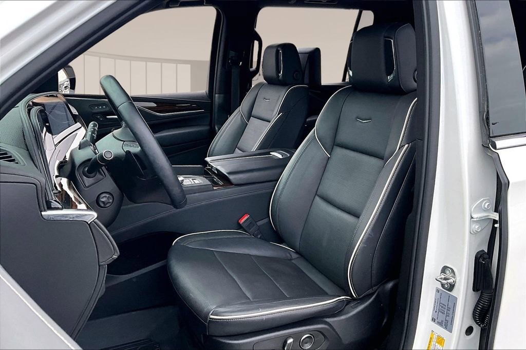 Used 2024 Cadillac Escalade ESV Premium Luxury image 25