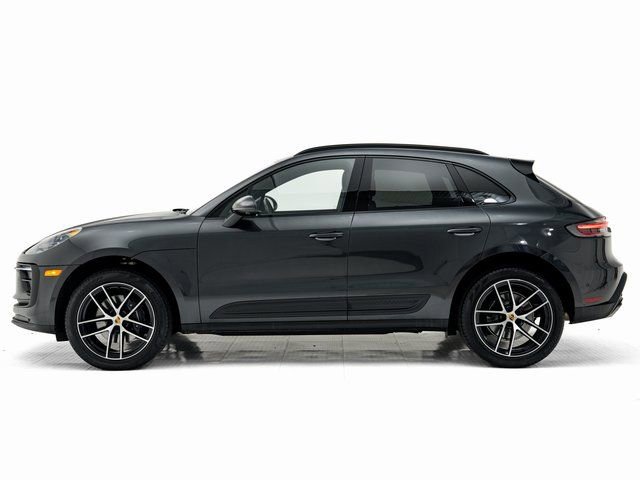 Used 2023 Porsche Macan Turbo image 2