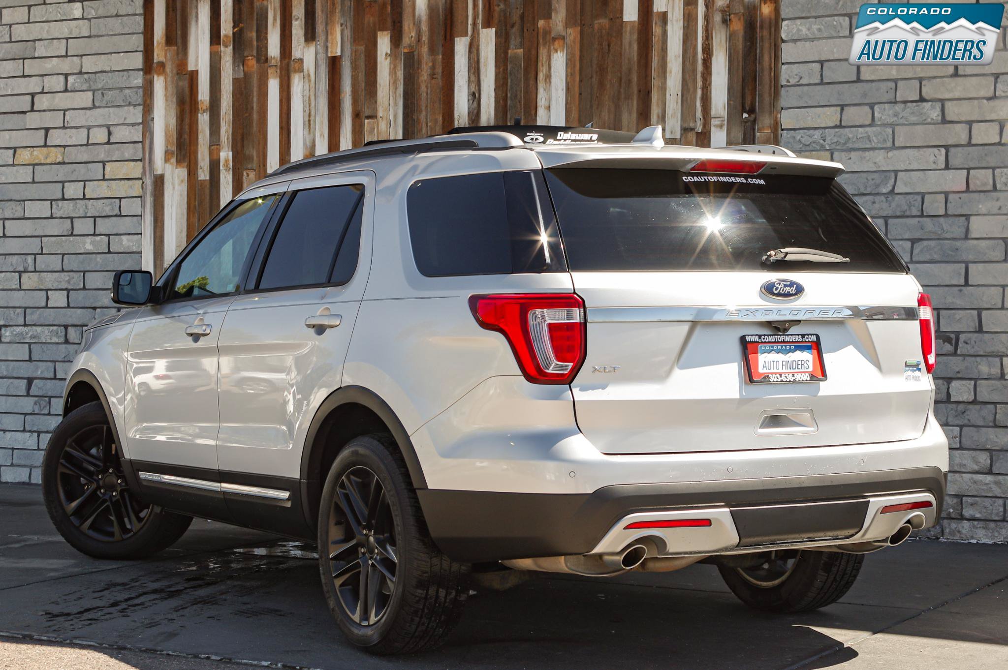 Used 2016 Ford Explorer XLT w/ Equipment Group 202A AWD/4WD image 4