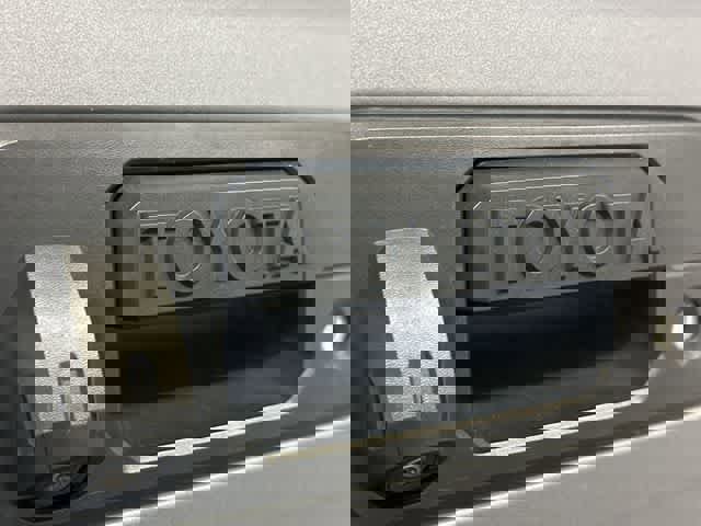 Used 2014 Toyota Tundra Limited w/ Limited Premium Package image 27