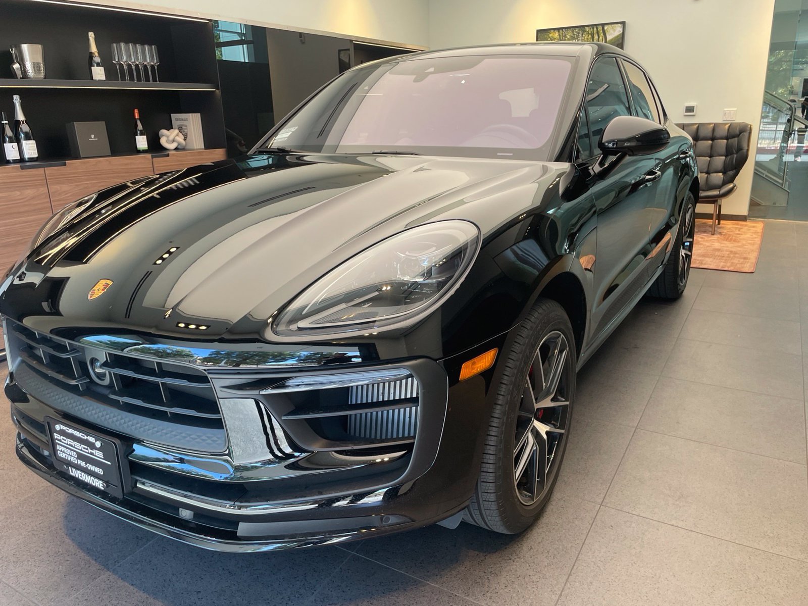 Certified 2026 Porsche Macan S AWD/4WD image 2