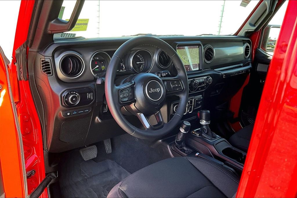 Used 2023 Jeep Wrangler Unlimited w/ 8.4" Radio Group image 4