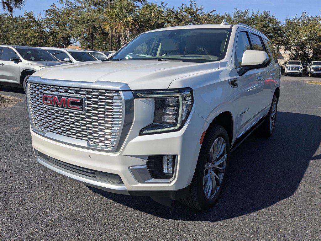 Used 2021 GMC Yukon Denali w/ Denali Premium Package image 8