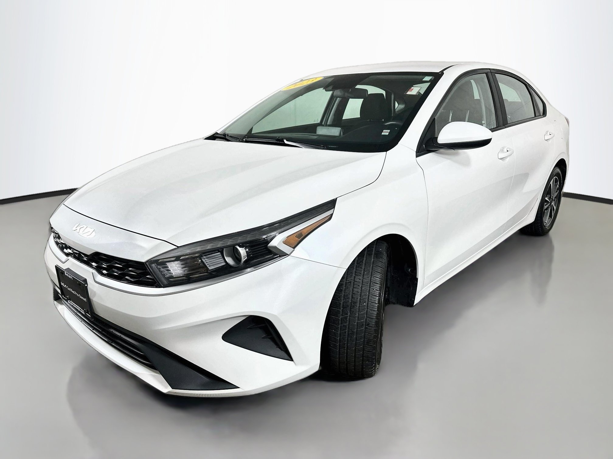 Certified 2023 Kia Forte LXS FWD image 3