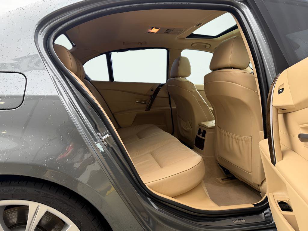 Used 2005 BMW 545i Sedan image 28
