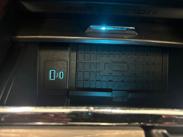 Used 2023 Ford Expedition Limited AWD/4WD image 22