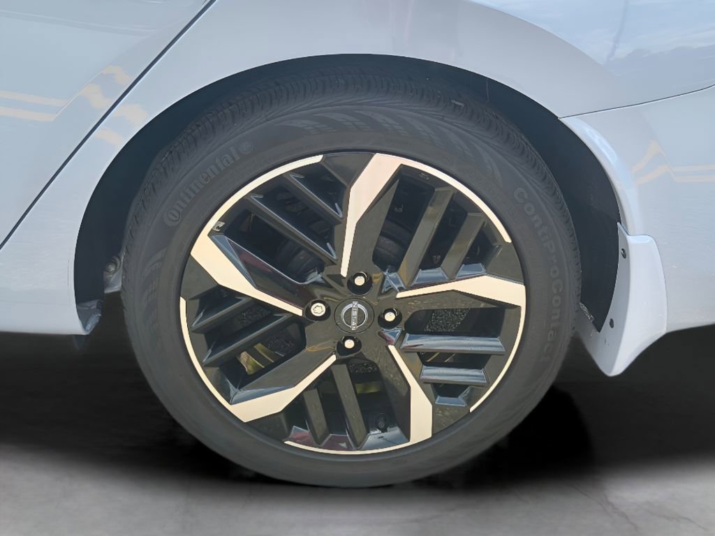 Used 2024 Nissan Versa SR w/ Trunk Package image 23