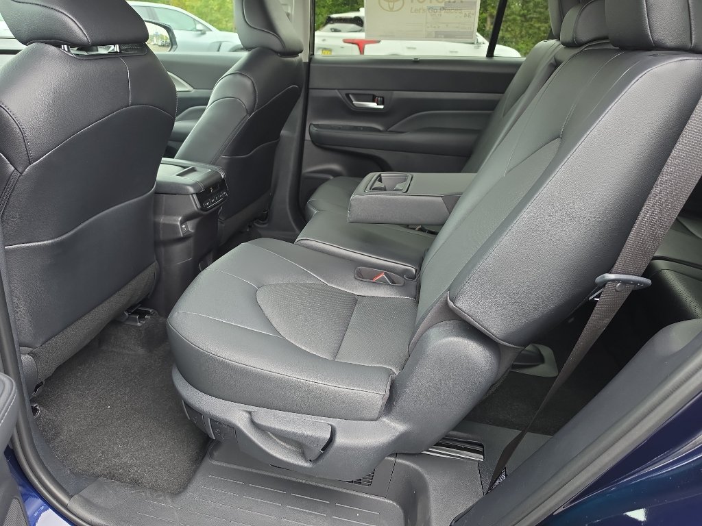 New 2026 Toyota Grand Highlander AWD Hybrid image 18