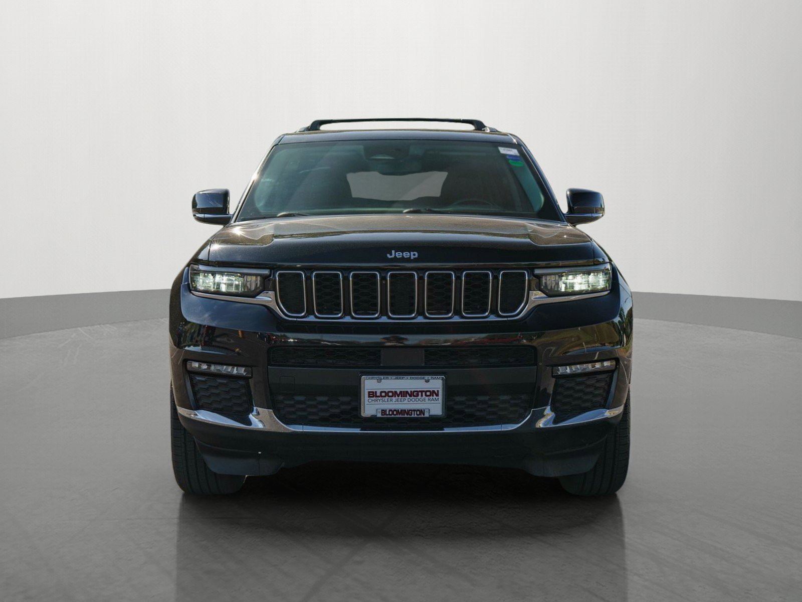 Used 2022 Jeep Grand Cherokee L Limited AWD/4WD image 2