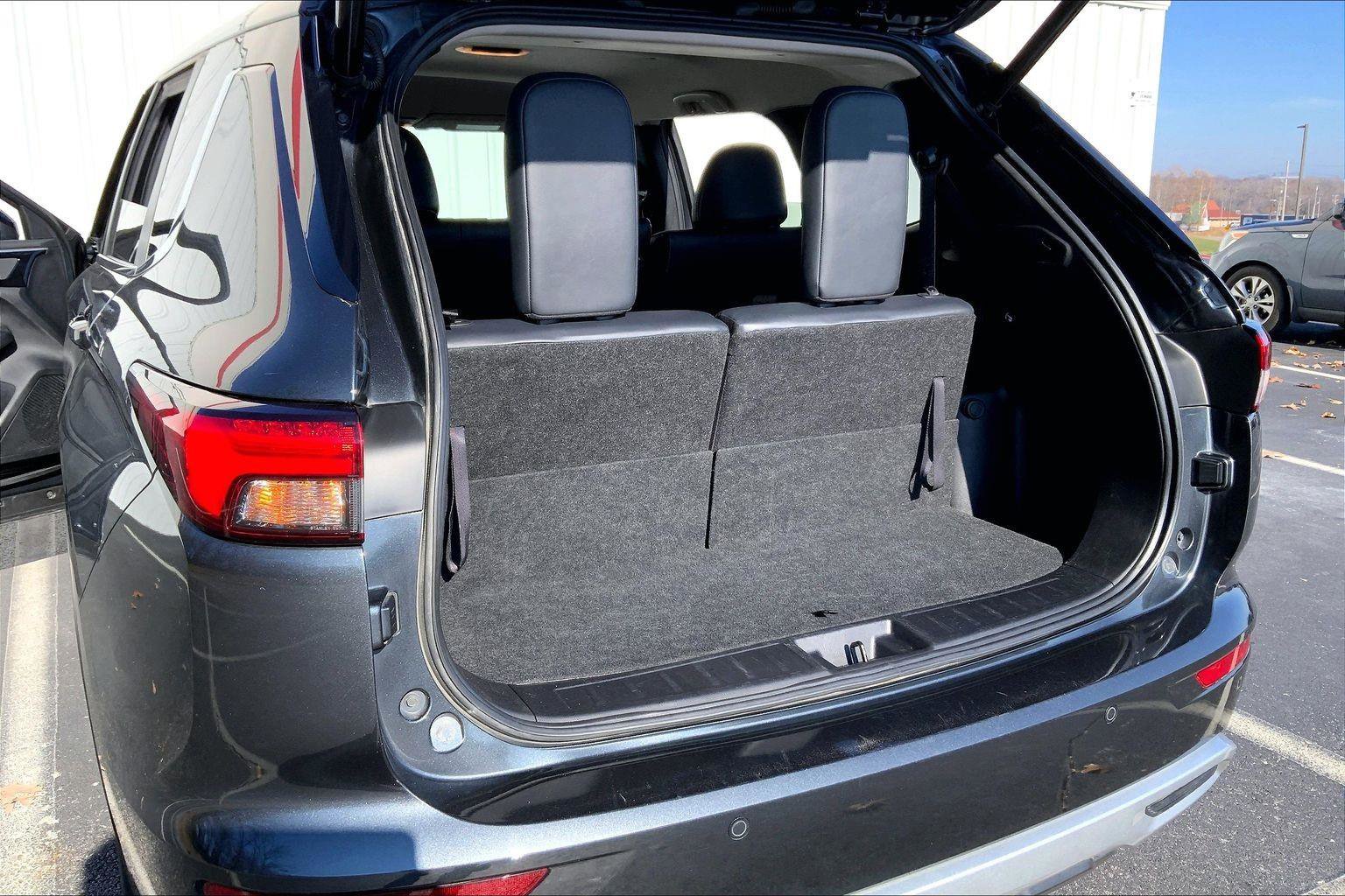 Used 2024 Mitsubishi Outlander SE image 27