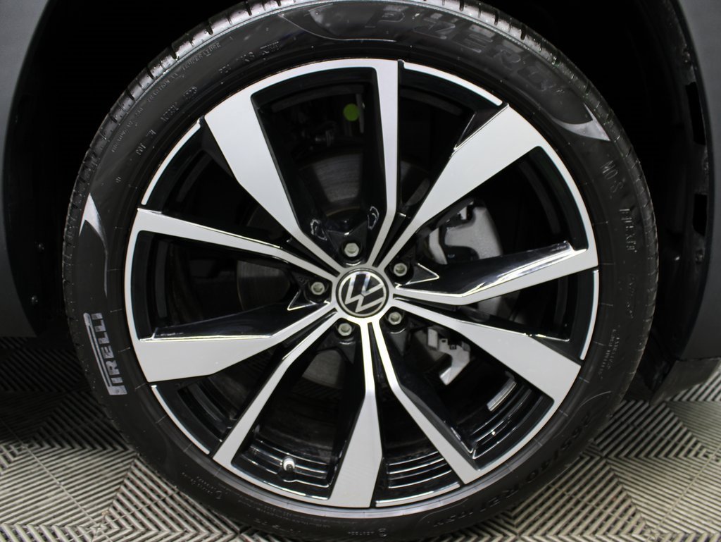 Used 2024 Volkswagen Atlas Cross Sport SEL Premium R-Line image 8