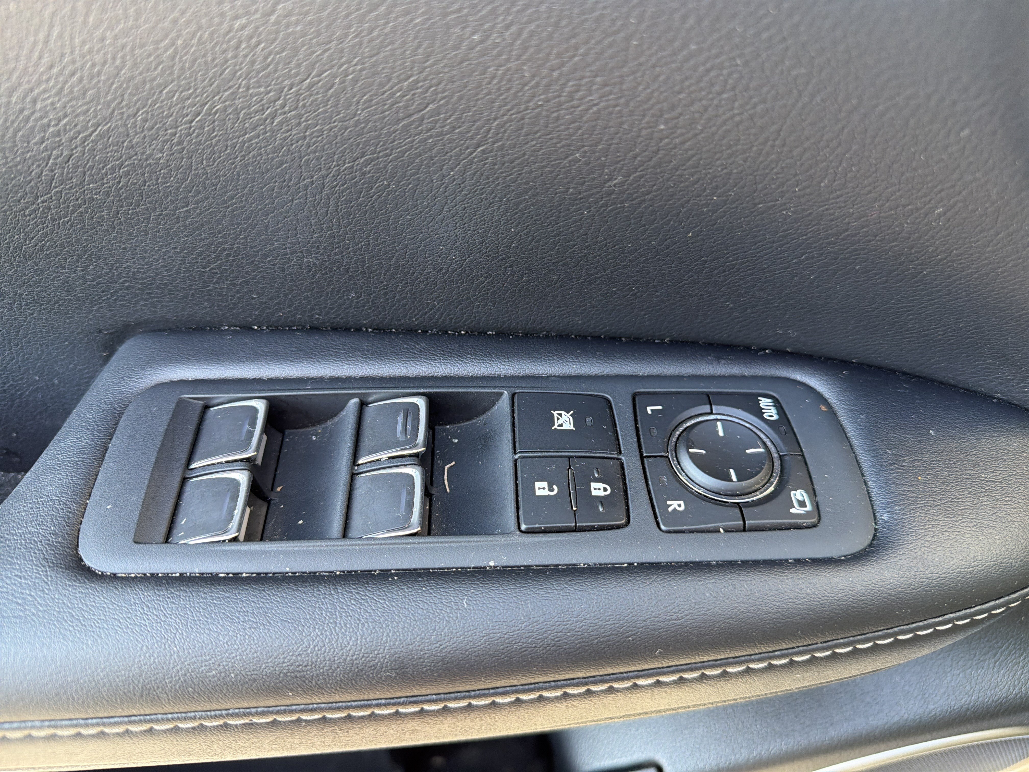 Used 2022 Lexus RX 350L FWD w/ Premium Package image 14
