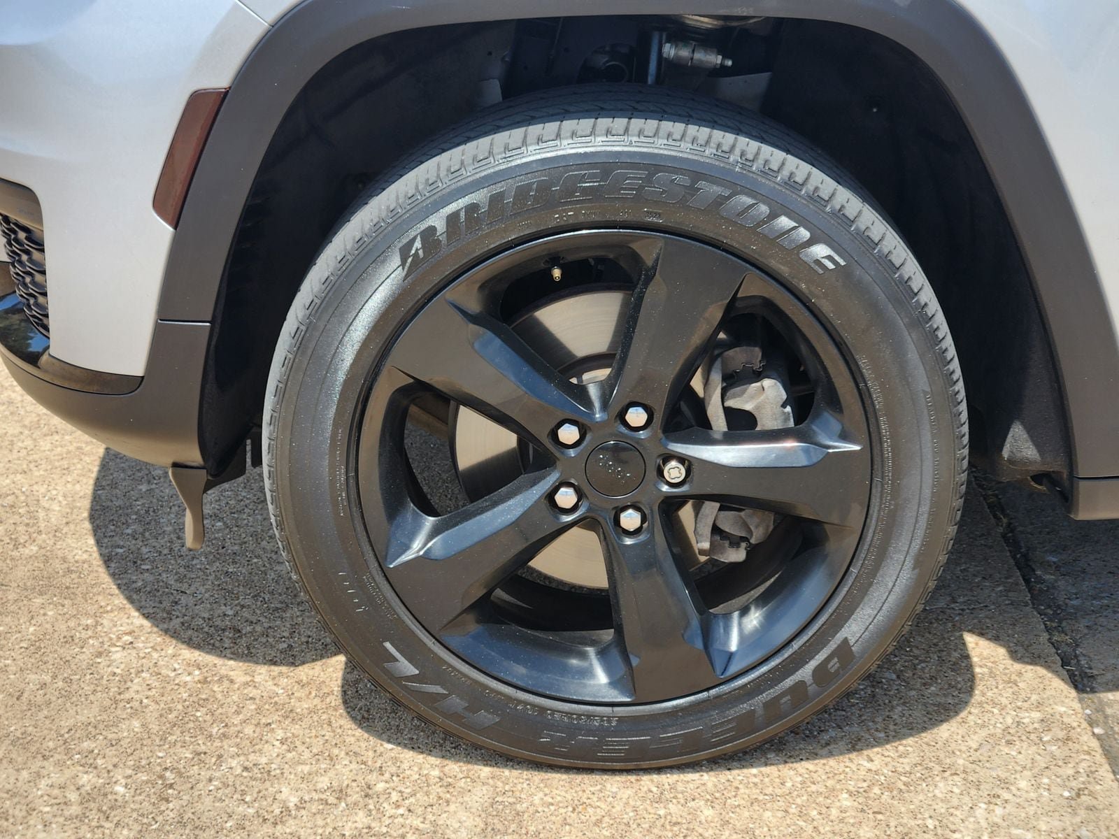 Used 2024 Jeep Grand Cherokee L Laredo AWD/4WD image 14