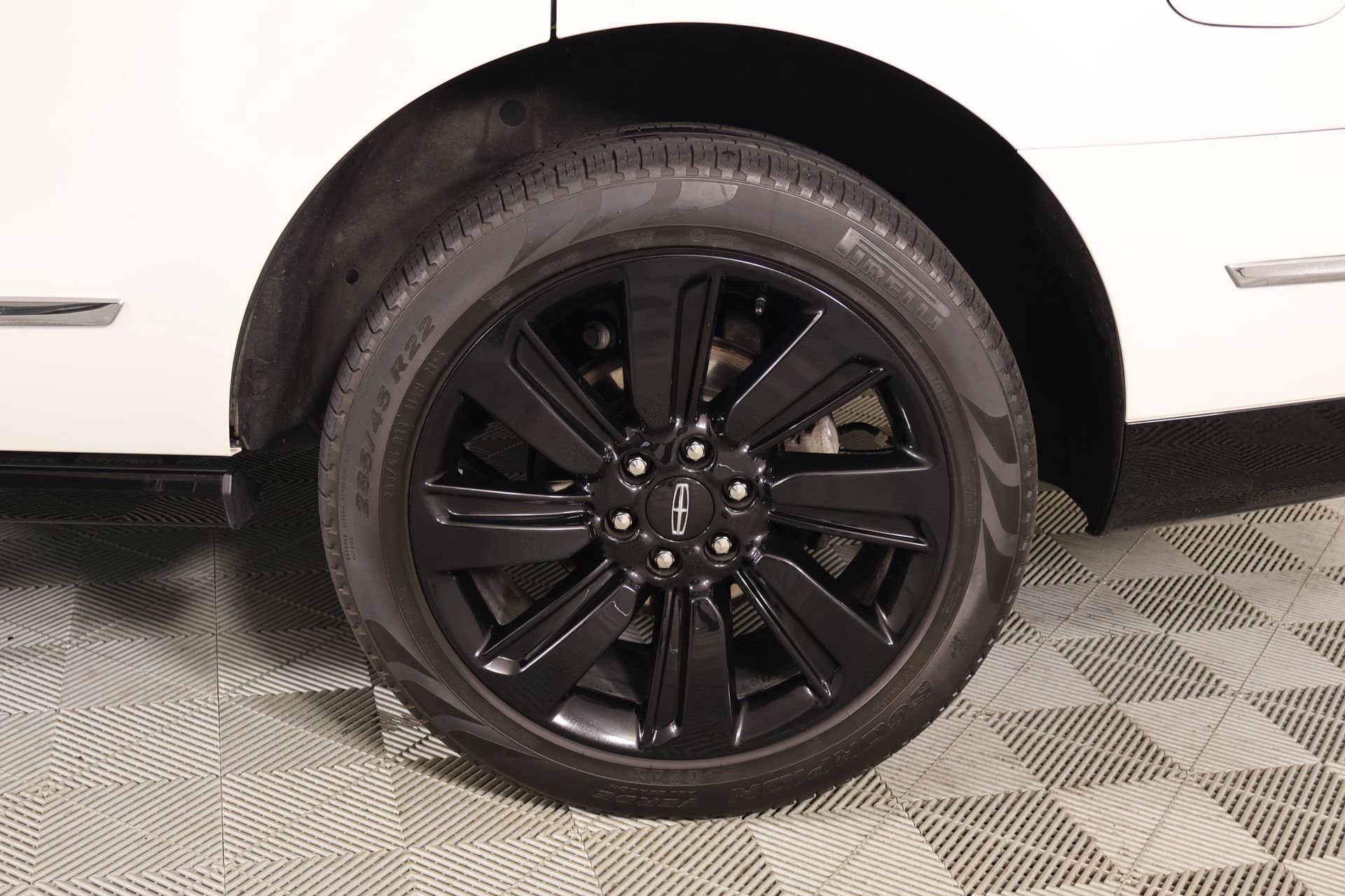 Used 2023 Lincoln Navigator Reserve image 21