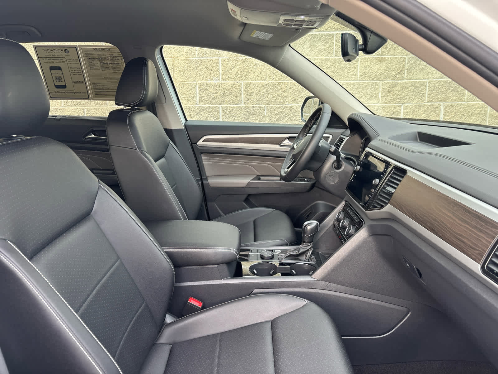 Used 2023 Volkswagen Atlas SE image 39