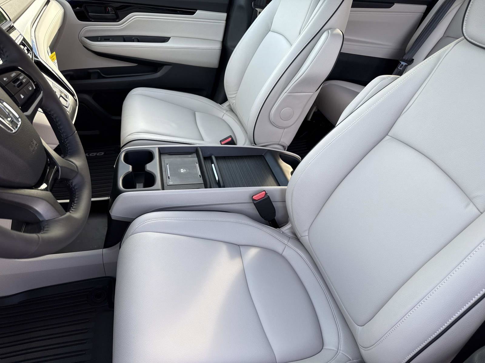 New 2026 Honda Odyssey Touring image 19