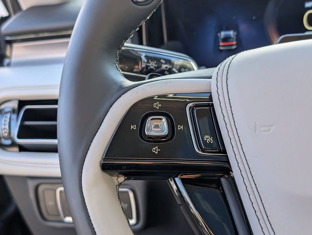 New 2026 Lincoln Aviator 2WD image 23