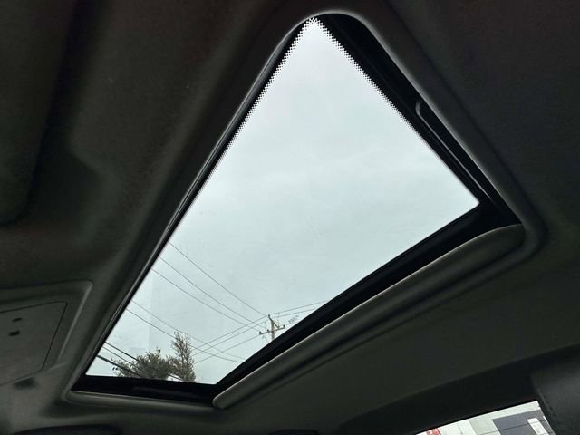 Used 2013 Nissan Frontier SL w/ Moonroof Pkg image 32