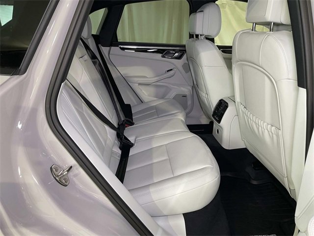 New 2026 Porsche Macan image 22
