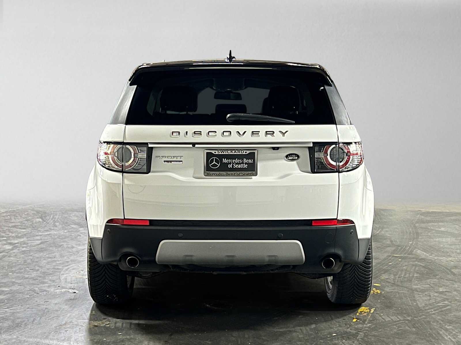 Used 2015 Land Rover Discovery Sport HSE Luxury AWD/4WD image 4
