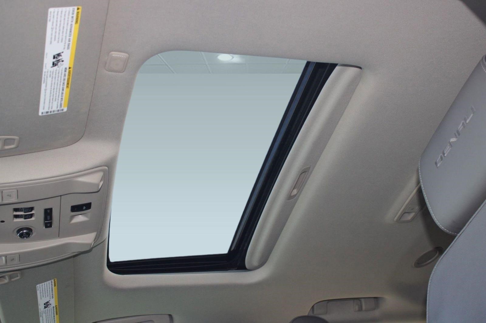 Used 2016 GMC Yukon Denali w/ Enhanced Security Package image 14