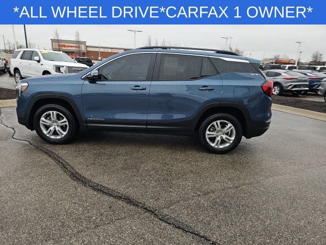 Used 2024 GMC Terrain SLE w/ Driver Convenience Package image 12