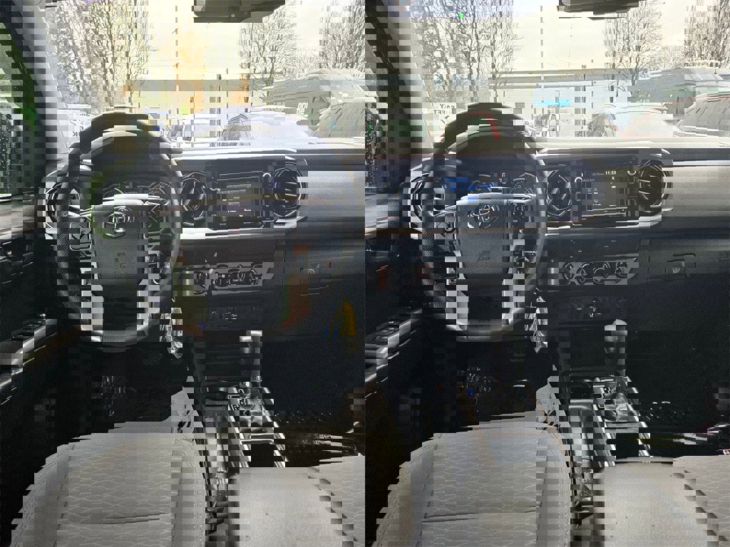 Used 2018 Toyota Tacoma 4x4 Double Cab image 11