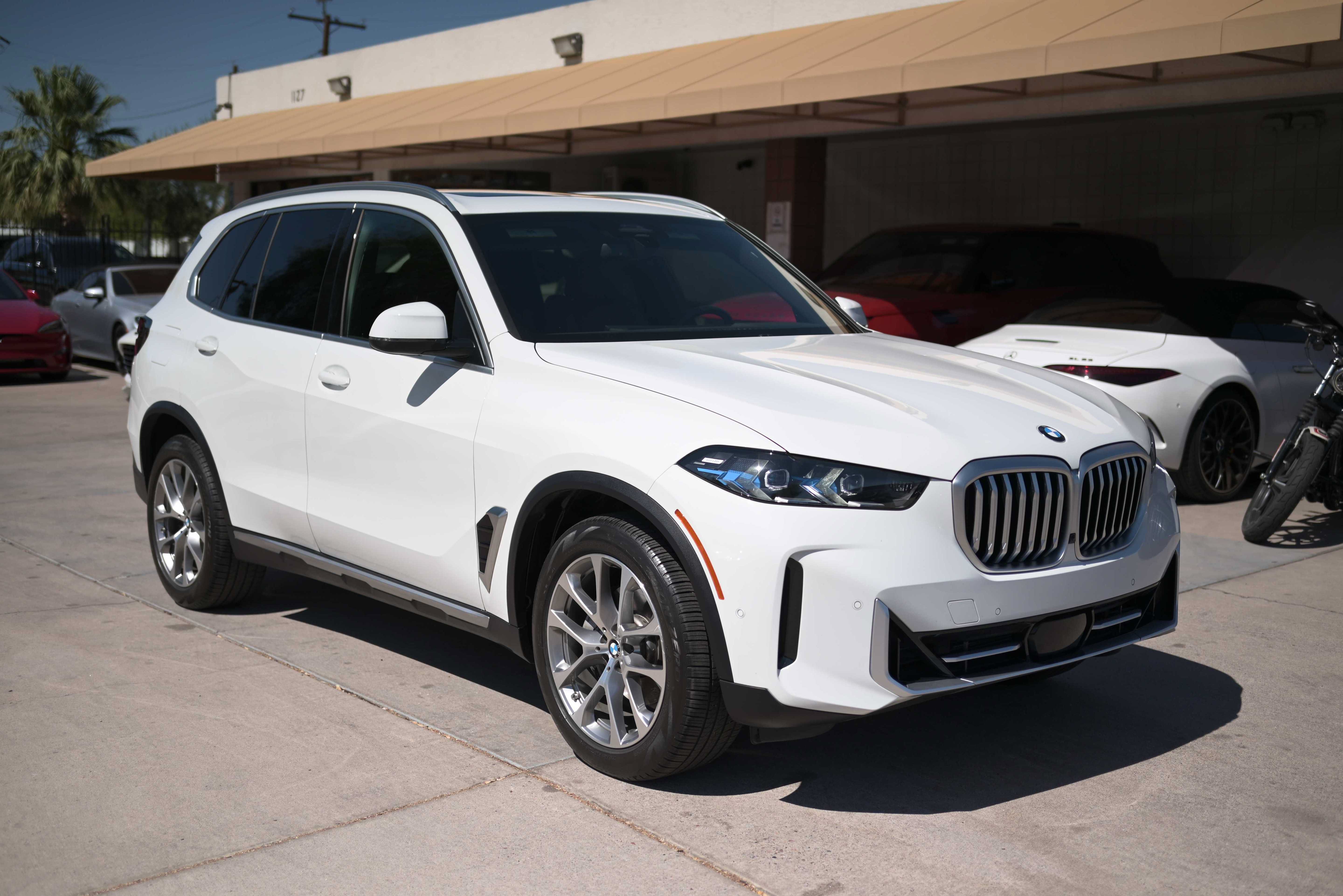 Used 2025 BMW X5 xDrive40i AWD/4WD image 2