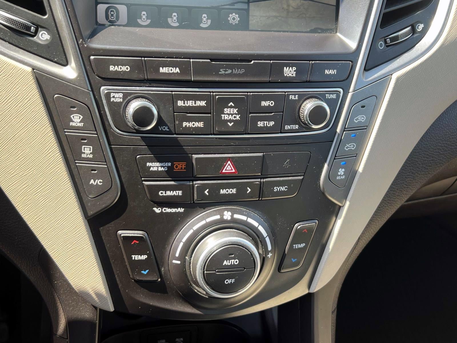 Used 2018 Hyundai Santa Fe AWD image 28
