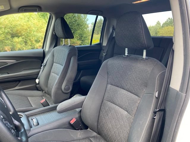 Used 2023 Honda Ridgeline Sport image 2