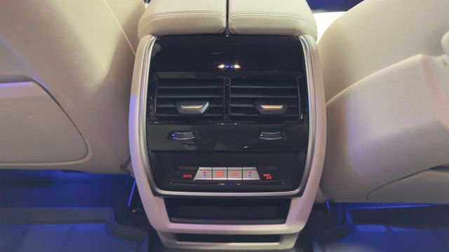 Used 2020 BMW X6 sDrive40i w/ Executive Package image 18