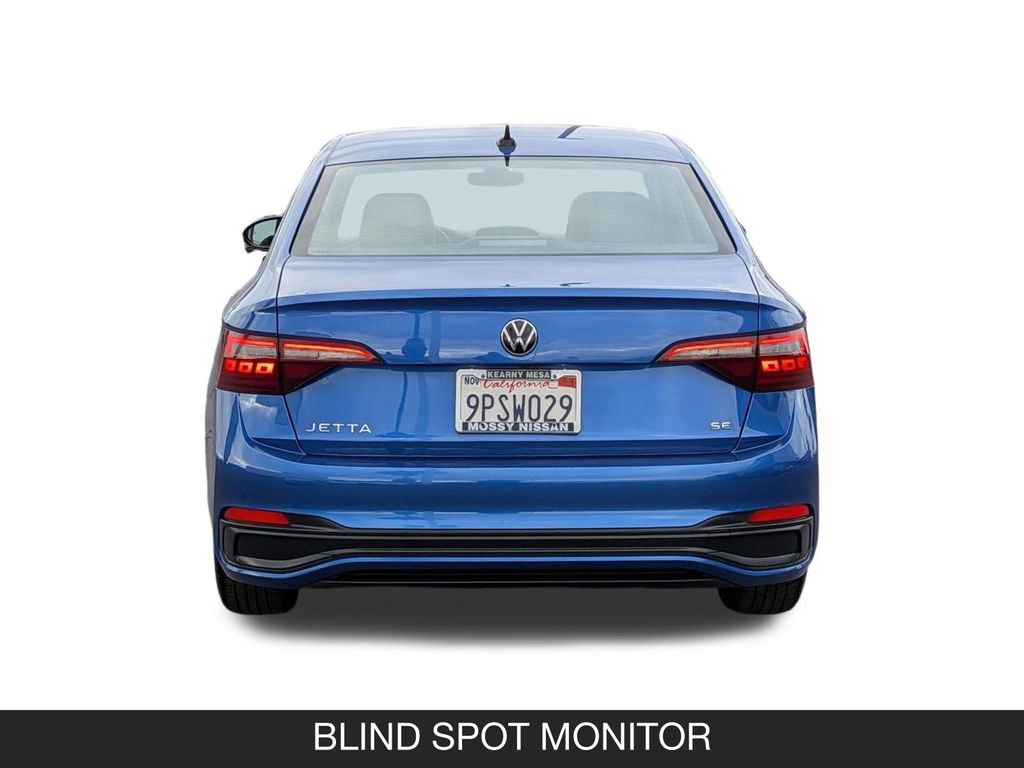 Used 2024 Volkswagen Jetta SE FWD image 9