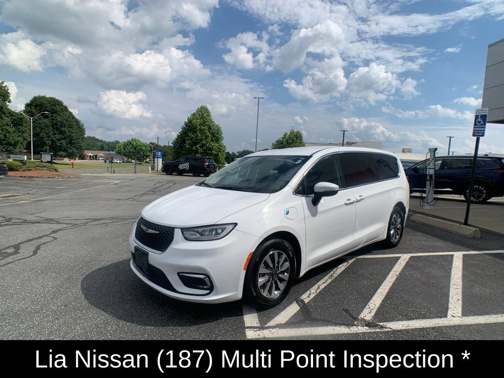 Used 2023 Chrysler Pacifica Touring-L FWD image 8