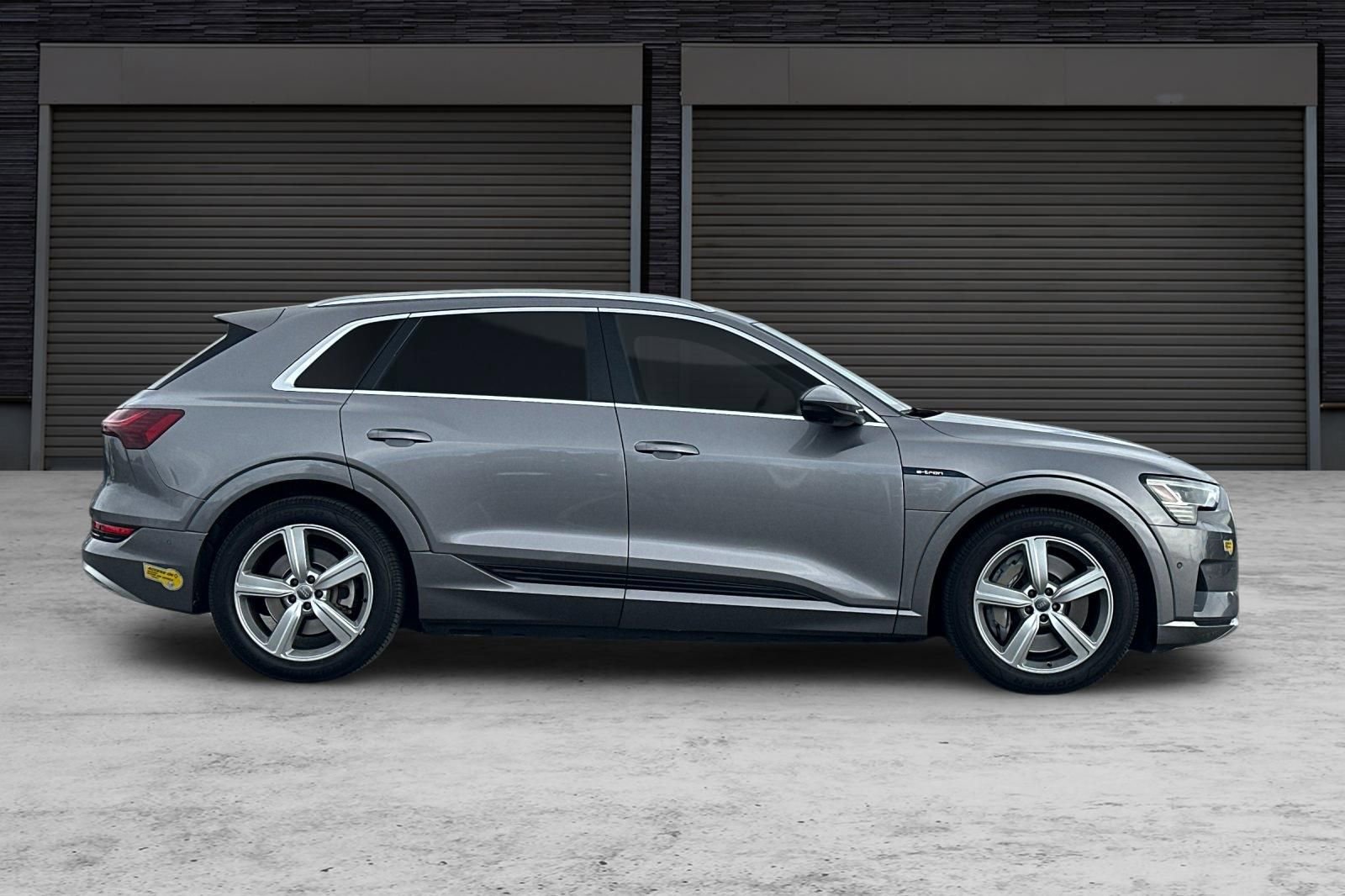 Used 2019 Audi e-tron Premium Plus w/ Cold Weather Package image 3