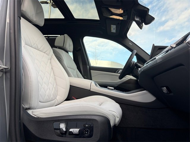 New 2026 BMW X5 xDrive40i w/ Executive Package image 21