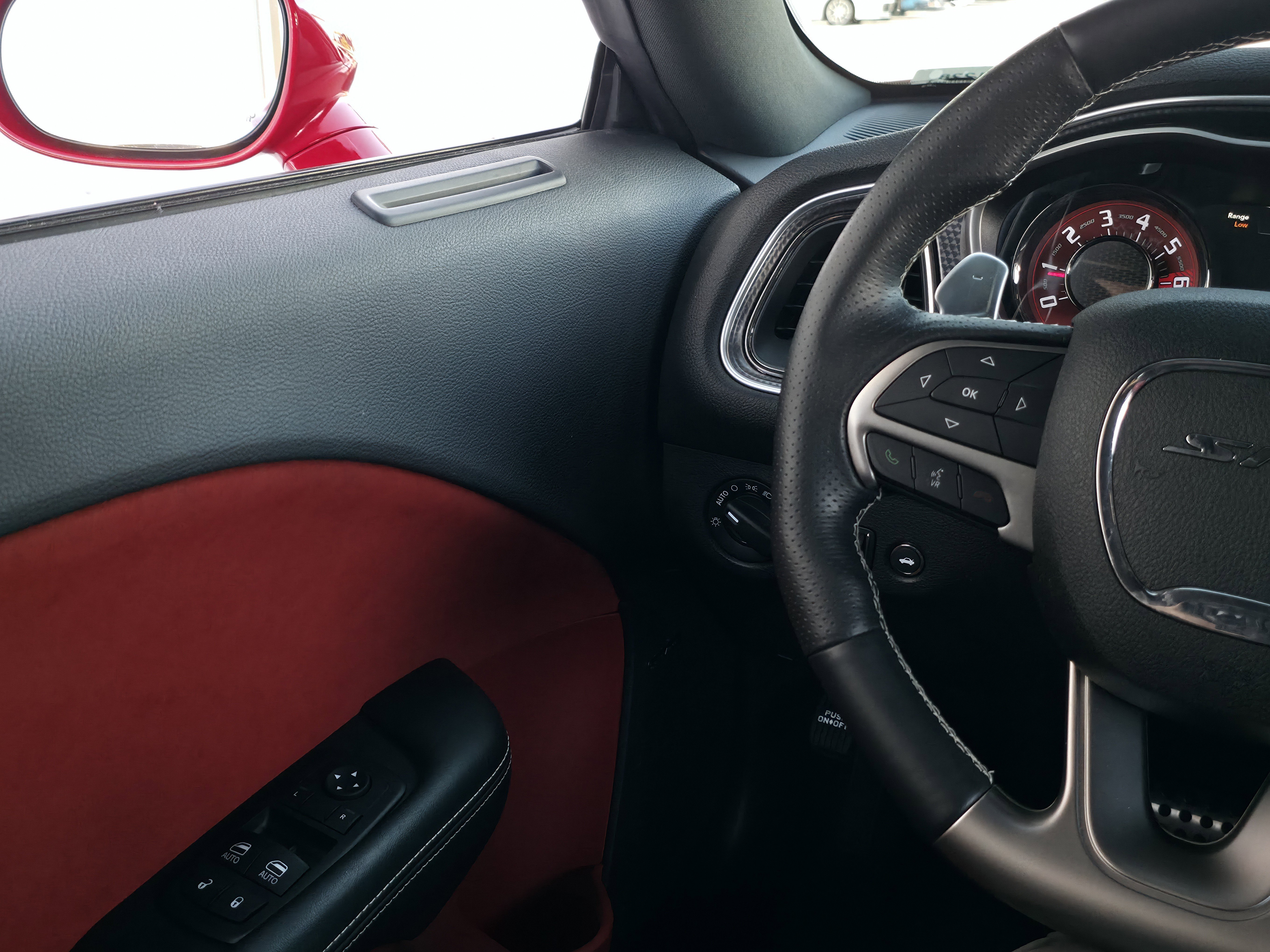 Used 2015 Dodge Challenger SRT Hellcat image 29