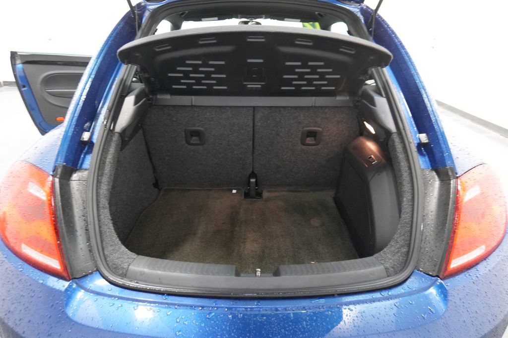 Used 2012 Volkswagen Beetle Turbo FWD image 19
