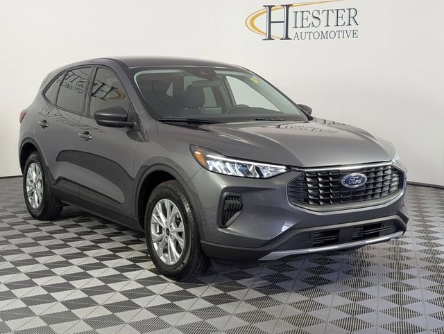Used 2025 Ford Escape Active FWD image 2